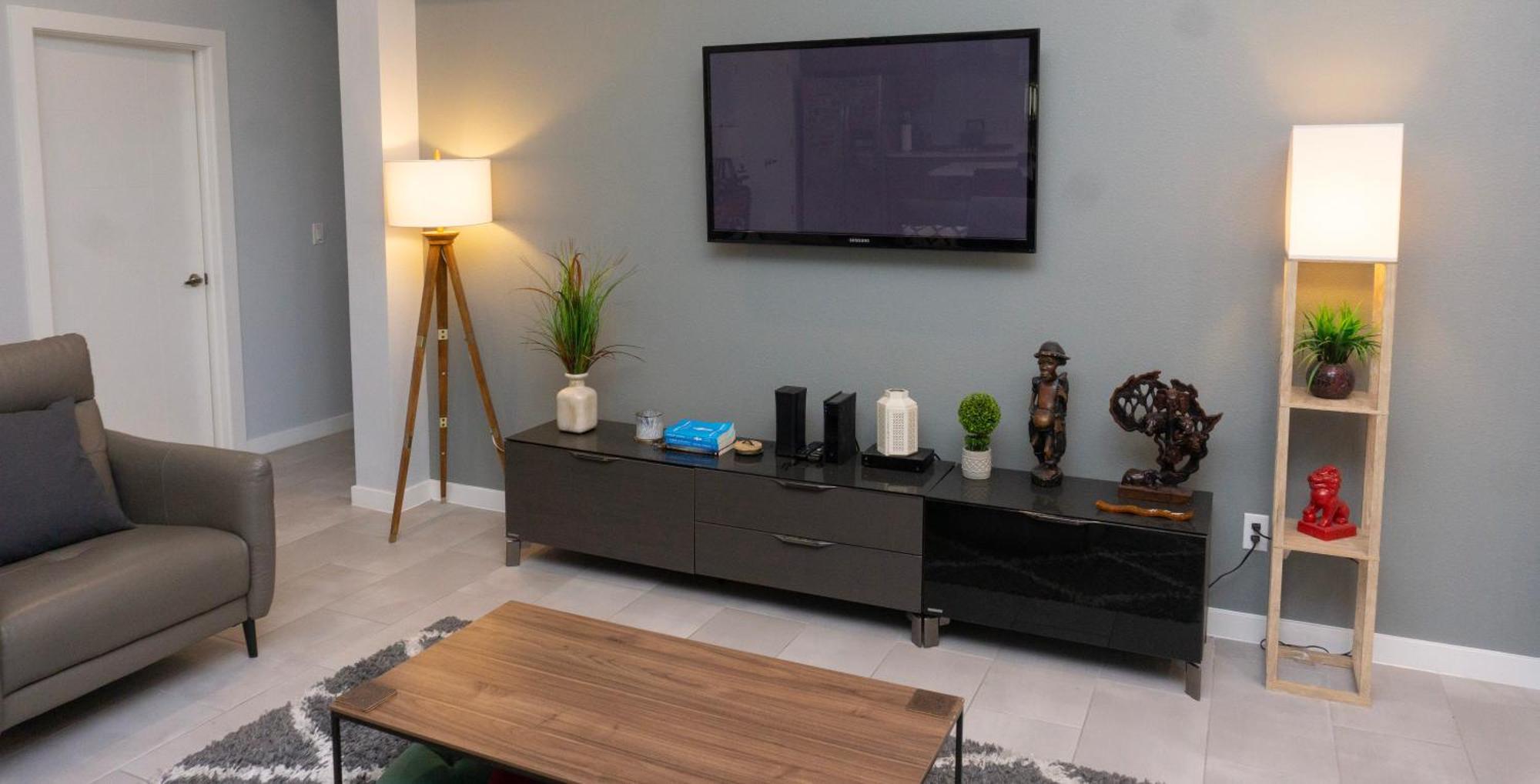 Modern Retreat By Golf Course - 3 Bedrooms And Office Space Horizon City