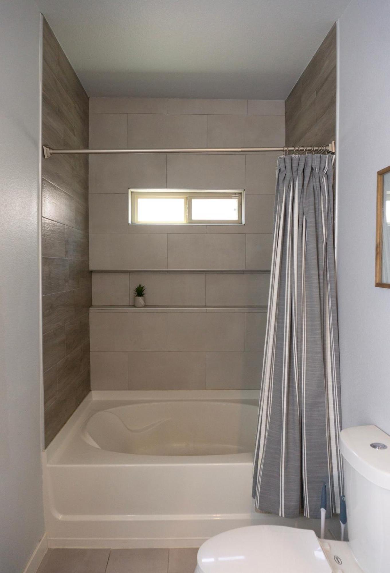 Holiday home Modern Retreat By Golf Course - 3 Bedrooms And Office Space *