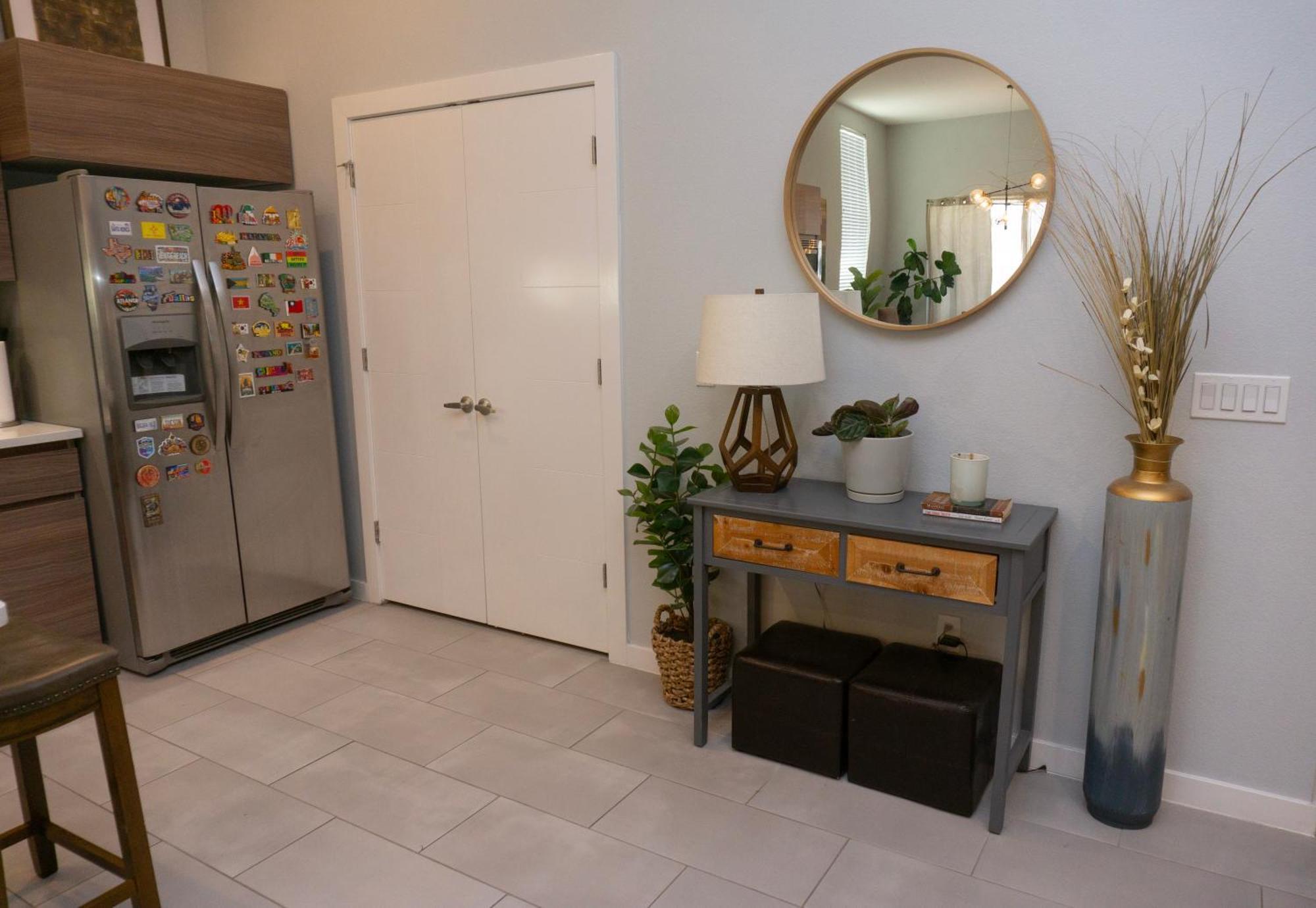 Modern Retreat By Golf Course - 3 Bedrooms And Office Space Holiday home