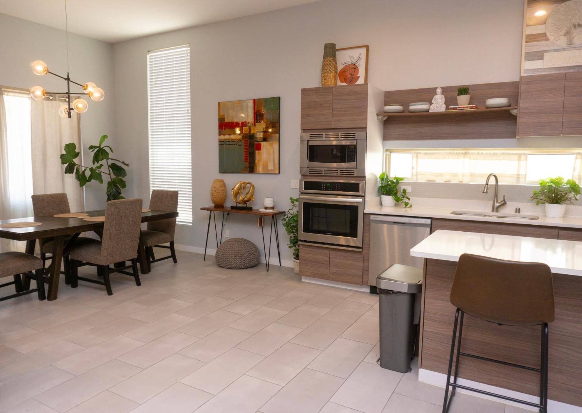 Modern Retreat By Golf Course - 3 Bedrooms And Office Space Holiday home *
