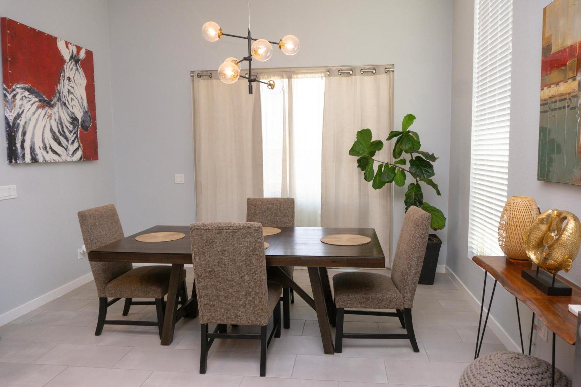 Modern Retreat By Golf Course - 3 Bedrooms And Office Space * Horizon City