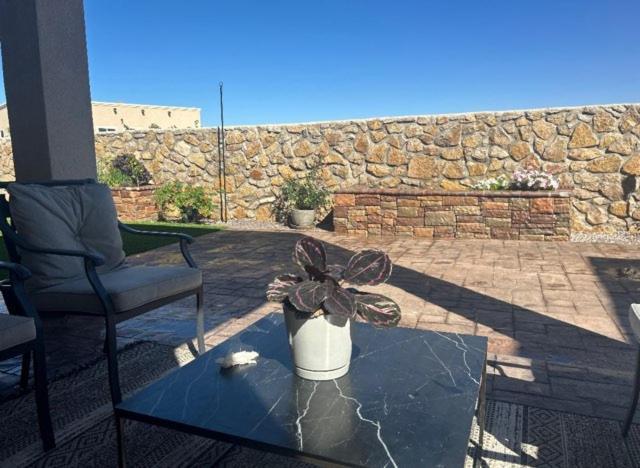 Modern Retreat By Golf Course - 3 Bedrooms And Office Space * Horizon City