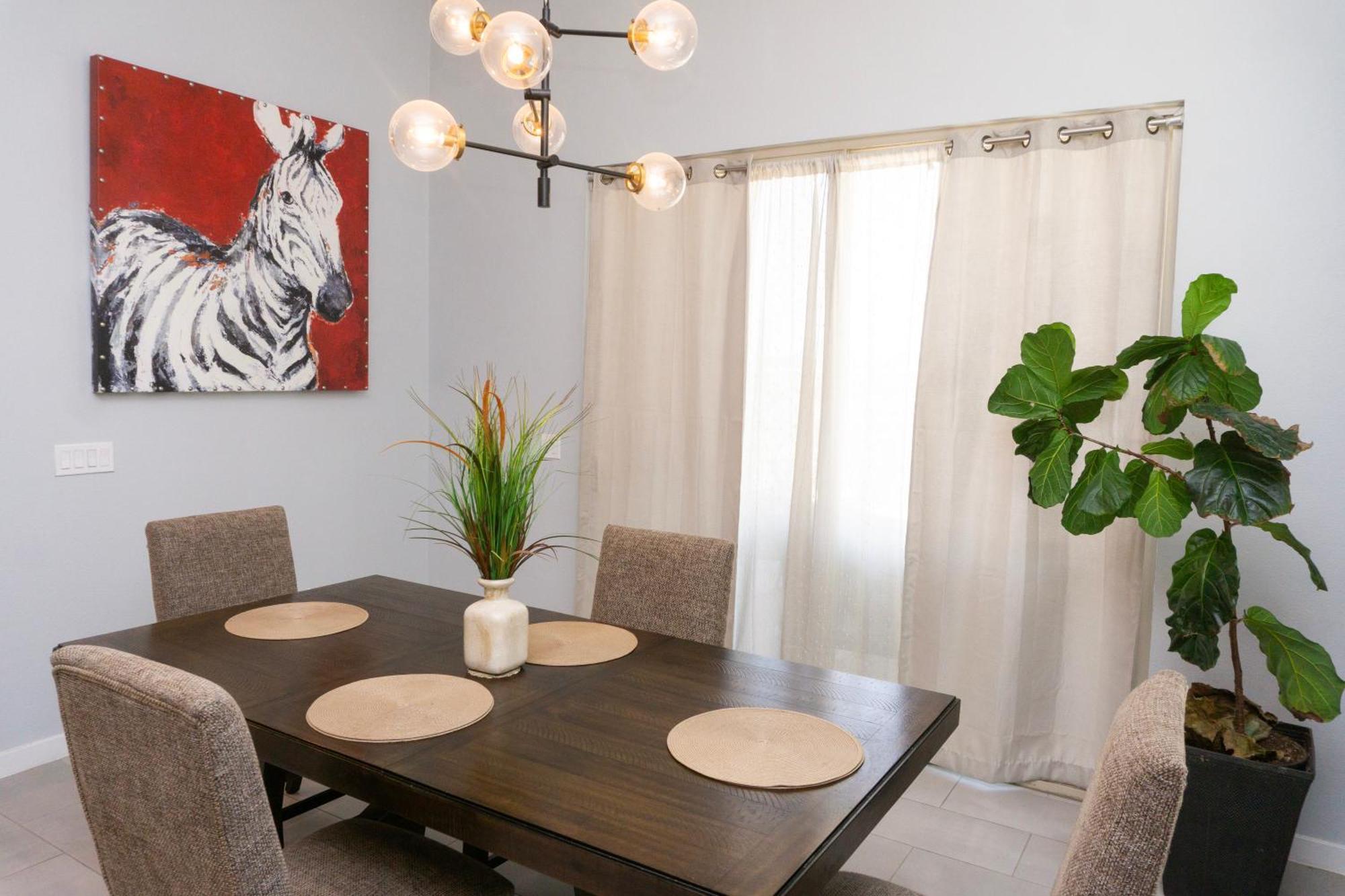 Modern Retreat By Golf Course - 3 Bedrooms And Office Space Holiday home Horizon City
