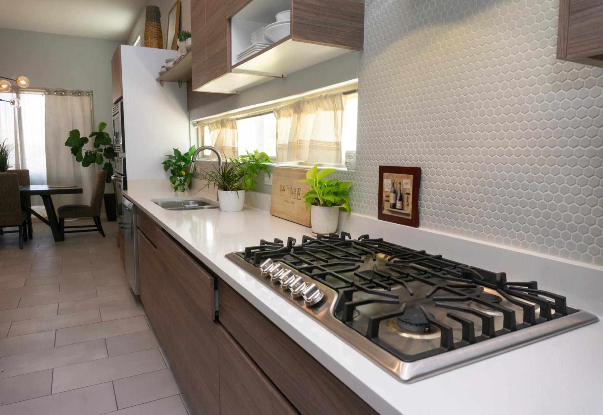 Modern Retreat By Golf Course - 3 Bedrooms And Office Space Holiday home