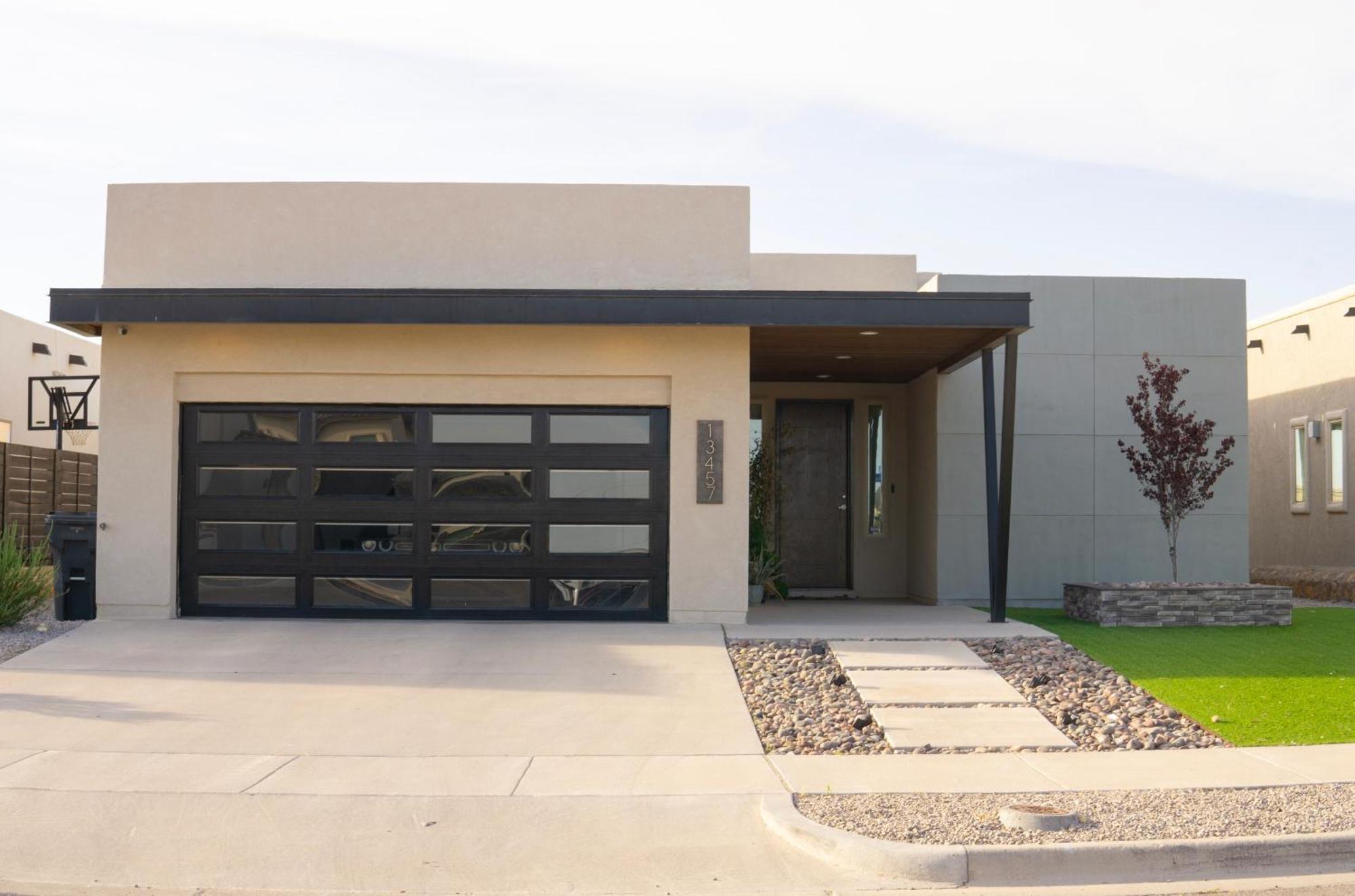 Modern Retreat By Golf Course - 3 Bedrooms And Office Space Holiday home Horizon City